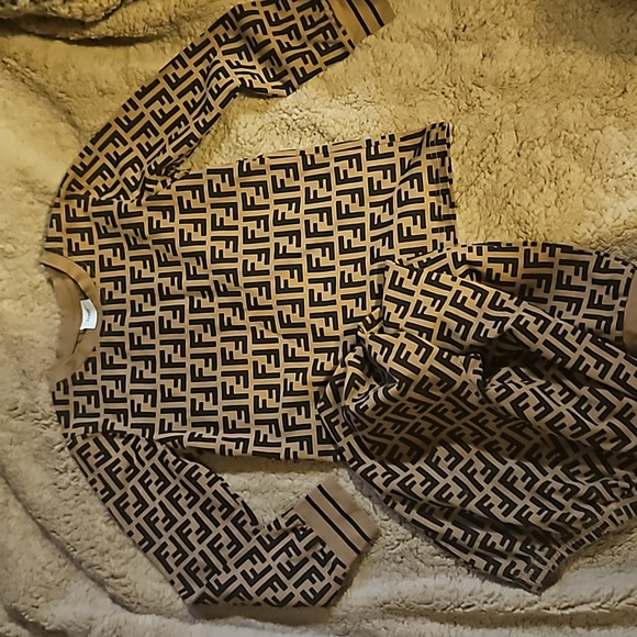 Fendi kids jogging suit  authentic - Picture 4 of 5